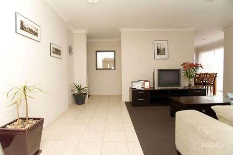 Property photo of 9 Roanoke Grove Deer Park VIC 3023