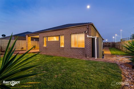 Property photo of 18 Waiben Crescent Point Cook VIC 3030