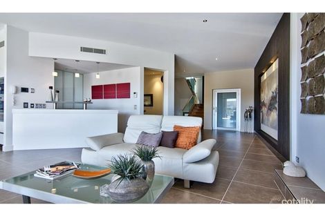 Property photo of 14 King Charles Drive Paradise Point QLD 4216