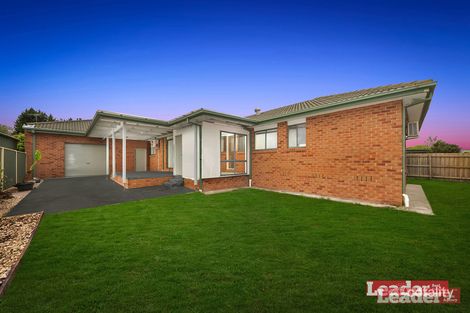Property photo of 28 Temby Close Endeavour Hills VIC 3802