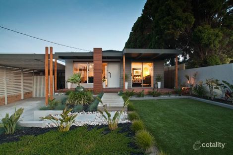 15 Hampden St, Mornington, VIC 3931