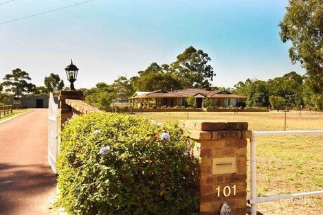 101 Spears Dr, Oakford, WA 6121