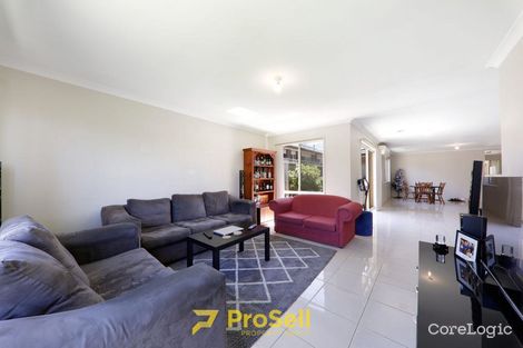 Property photo of 11 Currawong Crescent Pakenham VIC 3810