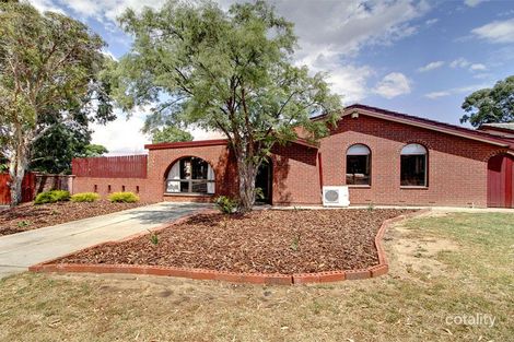 5 Nash Cres, Morphett Vale, SA 5162