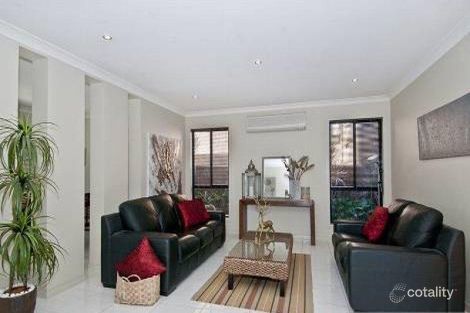 Property photo of 25 Lake Breeze Drive Windaroo QLD 4207