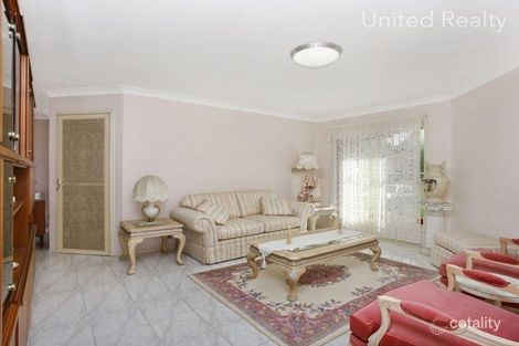 Property photo of 8 Louth Place Hoxton Park NSW 2171