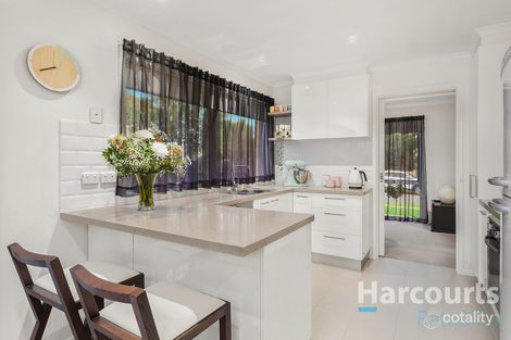 Property photo of 3 Fenech Close Mill Park VIC 3082
