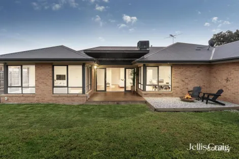 Property photo of 19 Glenshire Grove Doreen VIC 3754