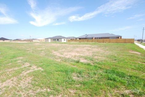 Property photo of 52 Charlbury Crescent Cranbourne North VIC 3977