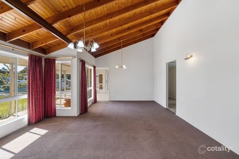 Property photo of 4 Cosmos Close Bridgeman Downs QLD 4035