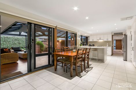 Property photo of 18 Landsdale Crescent Wantirna South VIC 3152