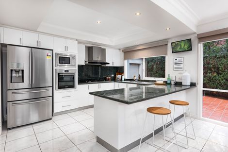 Property photo of 13 Toorak Court Greensborough VIC 3088