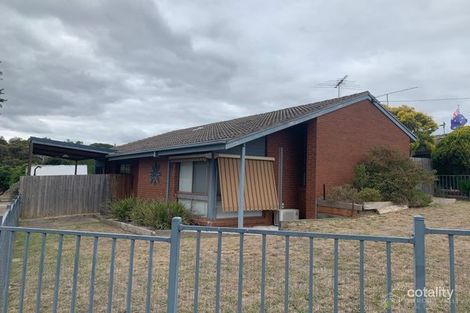 14 Willow St, Churchill, VIC 3842