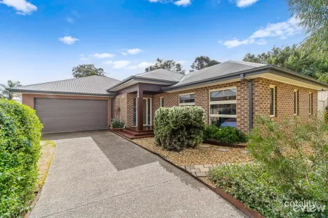 5 Wood Duck Ct, Langwarrin, VIC 3910