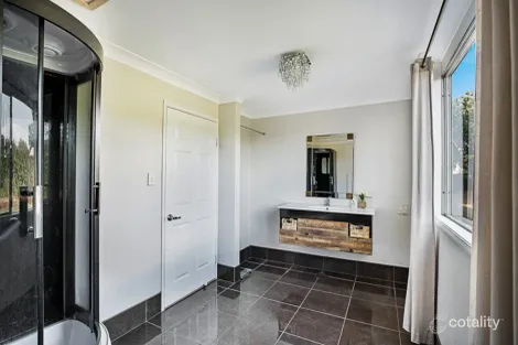 Property photo of 71 Kratzke Road Highfields QLD 4352