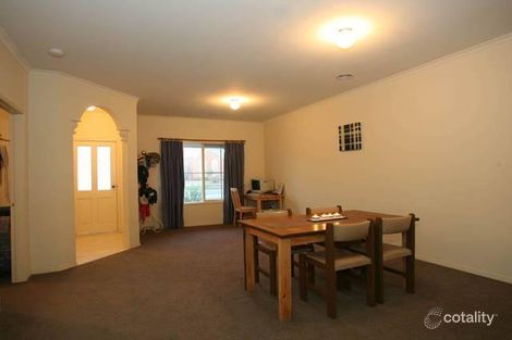 Property photo of 2 Gellibrand Court Berwick VIC 3806