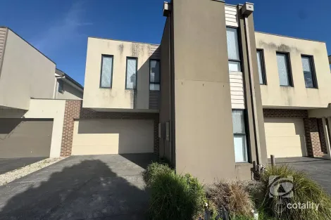 12 Fitzroy St, Pakenham, VIC 3810
