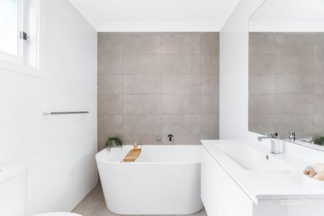 Property photo of 11B Headwater Place Albion Park NSW 2527