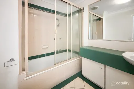 Property photo of 2/18 Discovery Drive Helensvale QLD 4212