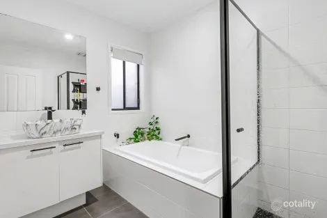 Property photo of 3 Caxton Close Clyde VIC 3978