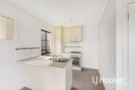 Property photo of 12/103 Army Road Pakenham VIC 3810