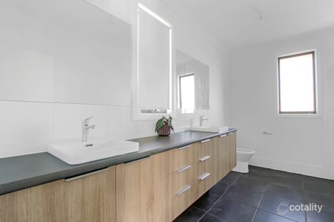 Property photo of 10 Pollifrone Close Angle Vale SA 5117