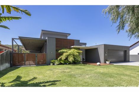 Property photo of 3 Pine Court Quindalup WA 6281