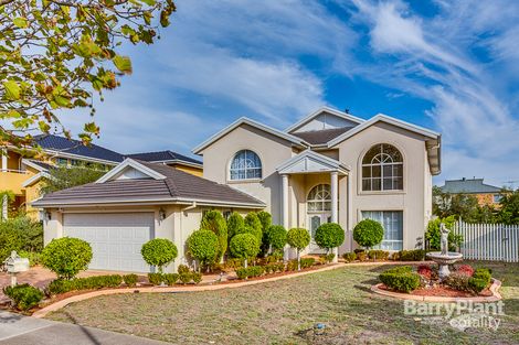 25 Tasman Cres, Taylors Lakes, VIC 3038