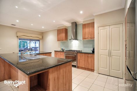 Property photo of 8 St Cloud Green Craigieburn VIC 3064