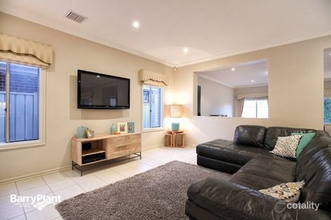 Property photo of 8 St Cloud Green Craigieburn VIC 3064