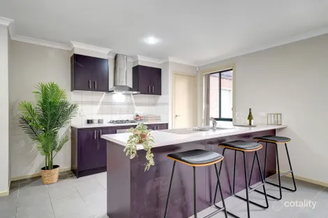 Property photo of 39 Hindmarsh Drive Manor Lakes VIC 3024