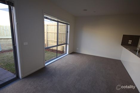 Property photo of 7 Denistoun Crescent Cranbourne VIC 3977