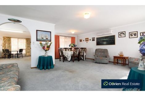 Property photo of 15 Gordonia Crescent Narre Warren VIC 3805