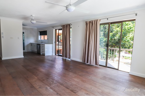 Property photo of 4/59 Prince Edward Parade Redcliffe QLD 4020