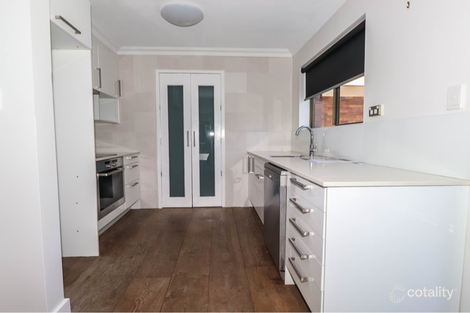 Property photo of 4/59 Prince Edward Parade Redcliffe QLD 4020