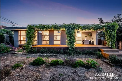 96 Tamarisk Dr, Frankston North, VIC 3200