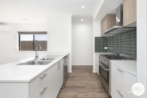 Property photo of 9 Holst Way Lucas VIC 3350