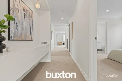 Property photo of 35 Madeline Street Glen Waverley VIC 3150