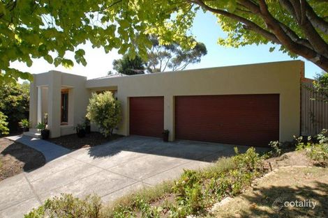 Property photo of 2 Talisman Rise Glen Waverley VIC 3150