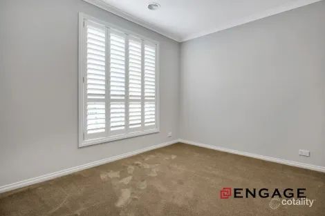Property photo of 1/2 Stable Drive Truganina VIC 3029
