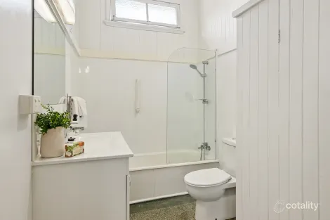Property photo of 723 Logan Road Greenslopes QLD 4120