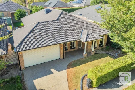 8 Gladys Ct, Berwick, VIC 3806