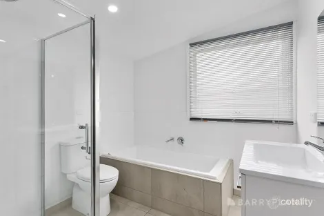 Property photo of 48 Whitehead Grove Rosebud VIC 3939