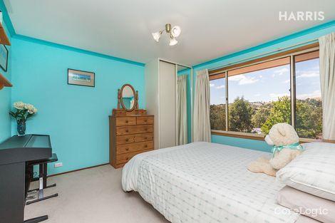 Property photo of 9 Crossing Road Aberfoyle Park SA 5159