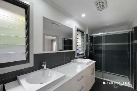 Property photo of 28 Hilltop Avenue Bunyip VIC 3815