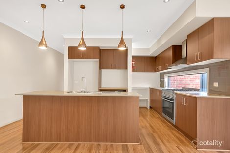 Property photo of 10 Versant Drive Craigieburn VIC 3064