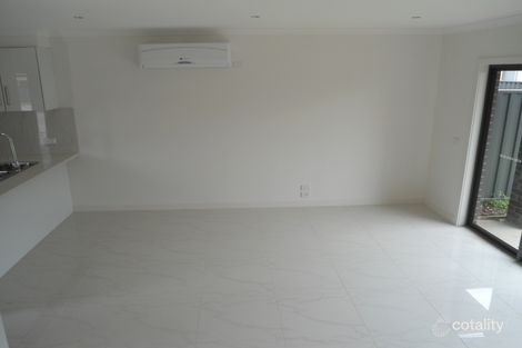 Property photo of 2/11 Loxwood Court Deer Park VIC 3023