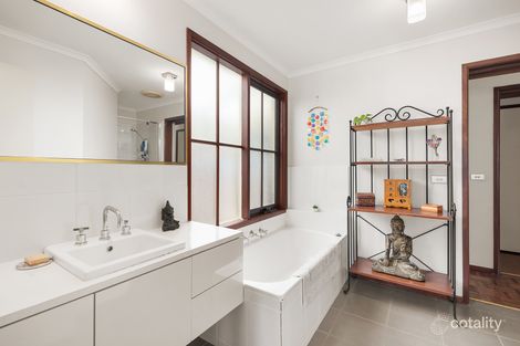 Property photo of 38 Denham Crescent Cranbourne North VIC 3977