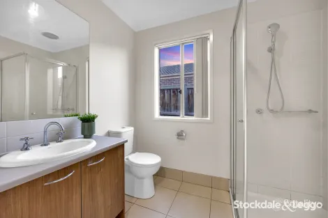 Property photo of 3 Marlin Crescent Point Cook VIC 3030