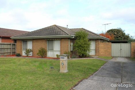 Property photo of 8 Lachlan Close Cranbourne North VIC 3977